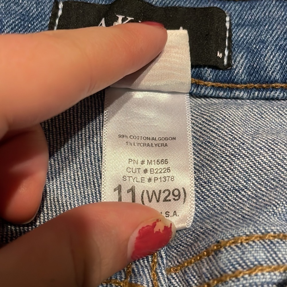 Akira Hi Rise Ripped‎ Mom Jeans - Picture 6 of 8